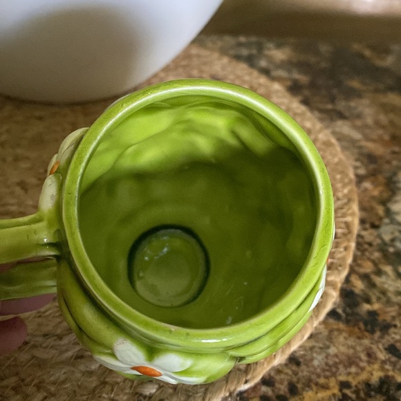 Vintage set of Inarco green apple and daisy ceramic mugs 1967 - Picture 7 of 15